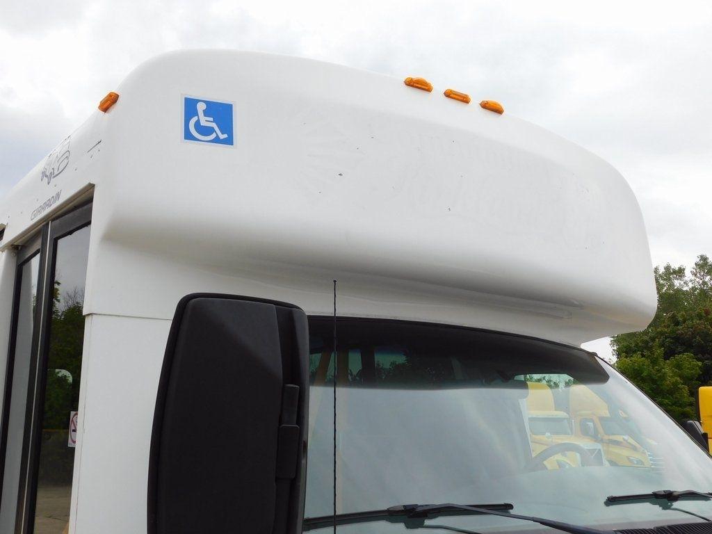 Ford Econoline E-450 2004