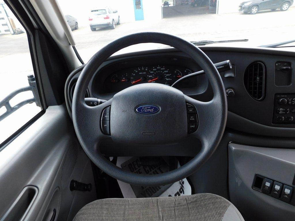 Ford Econoline E-450 2004