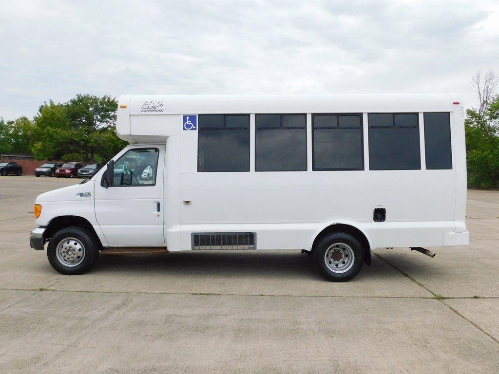Ford Econoline E-450 2004