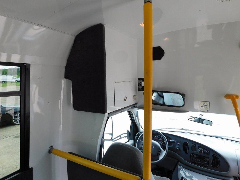 Ford Econoline E-450 2004