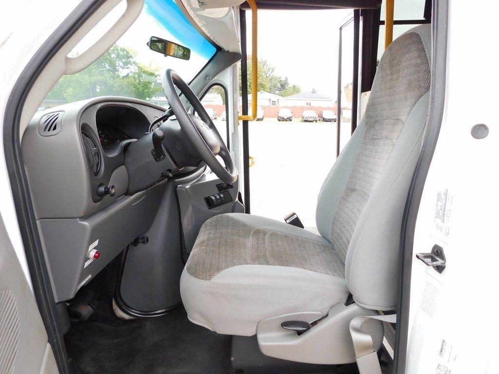 Ford Econoline E-450 2004