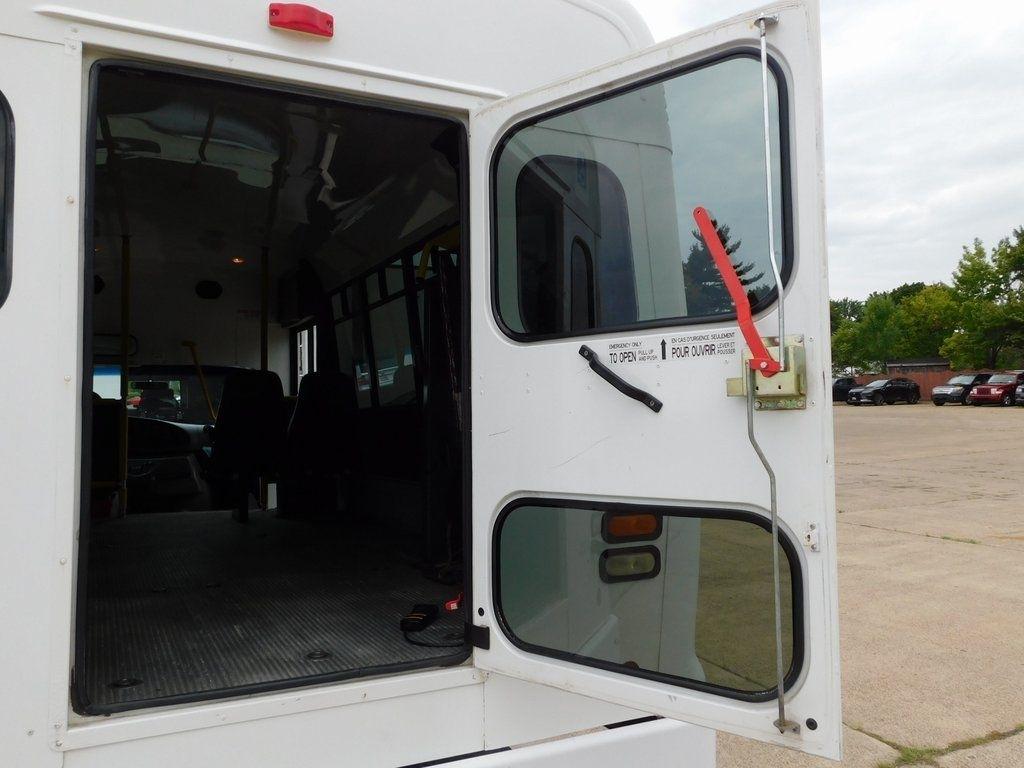 Ford Econoline E-450 2004