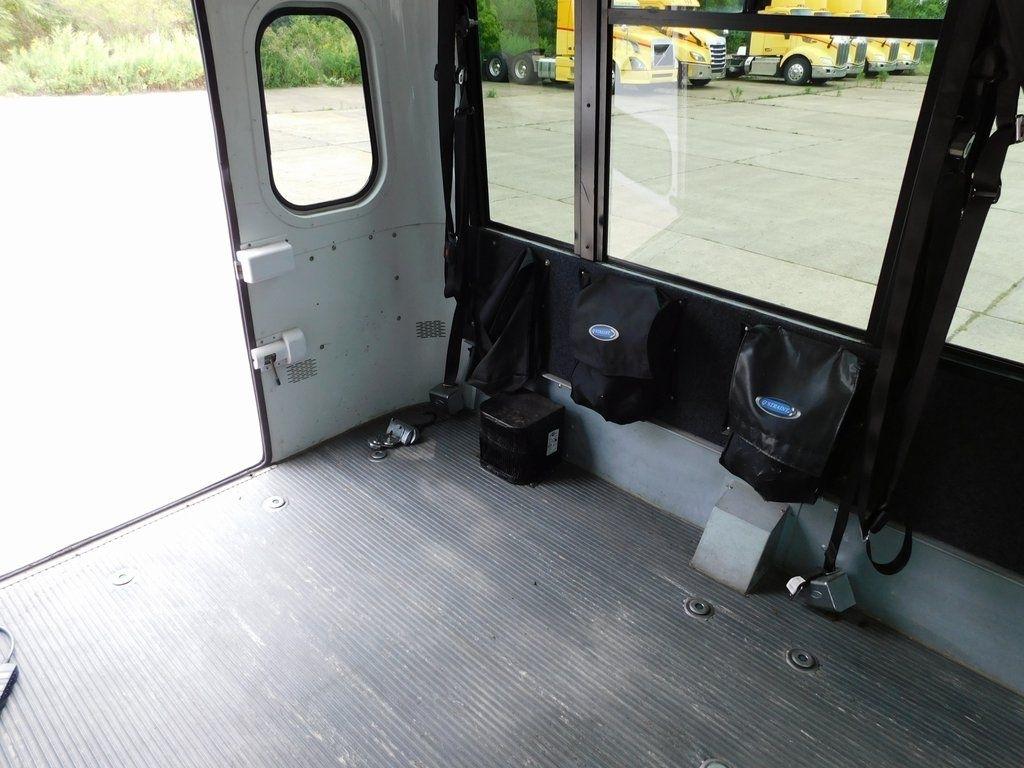 Ford Econoline E-450 2004