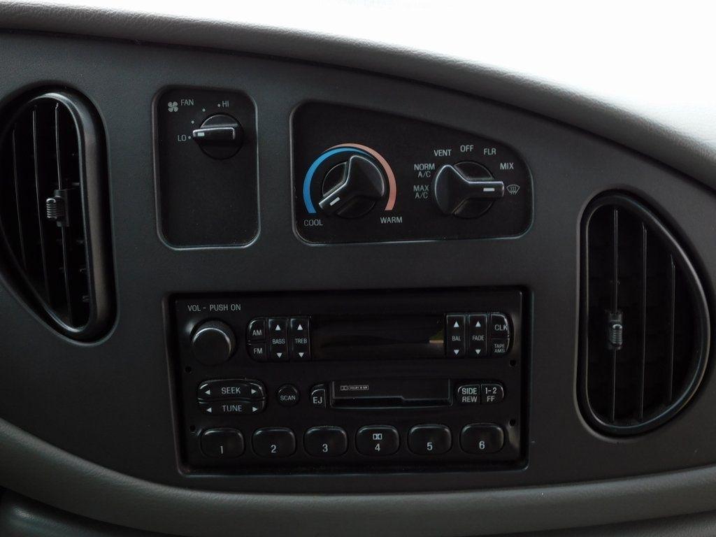 Ford Econoline E-450 2004