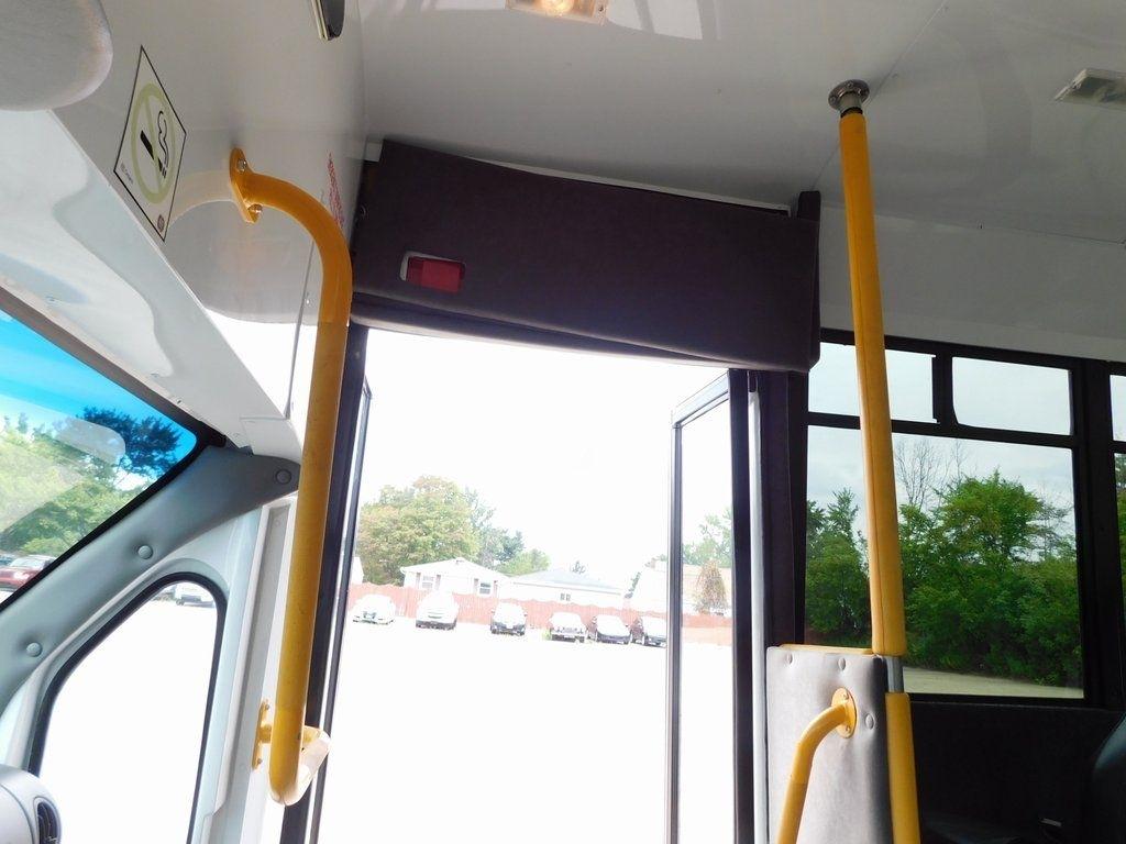 Ford Econoline E-450 2004