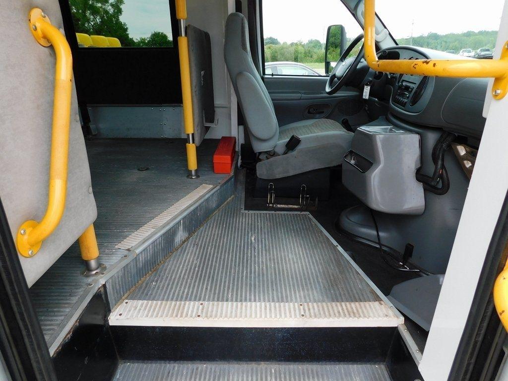 Ford Econoline E-450 2004