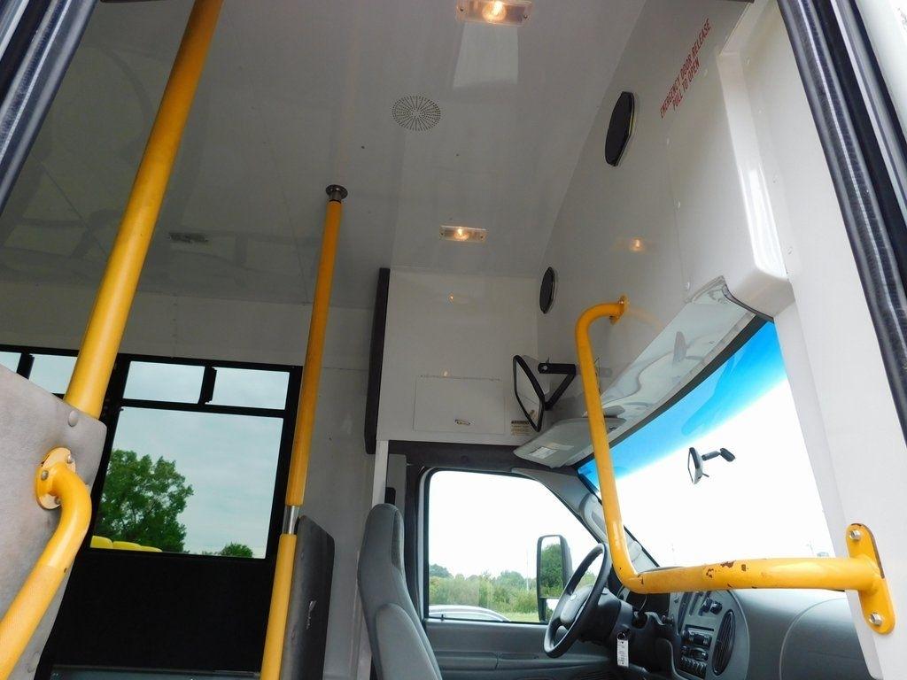 Ford Econoline E-450 2004