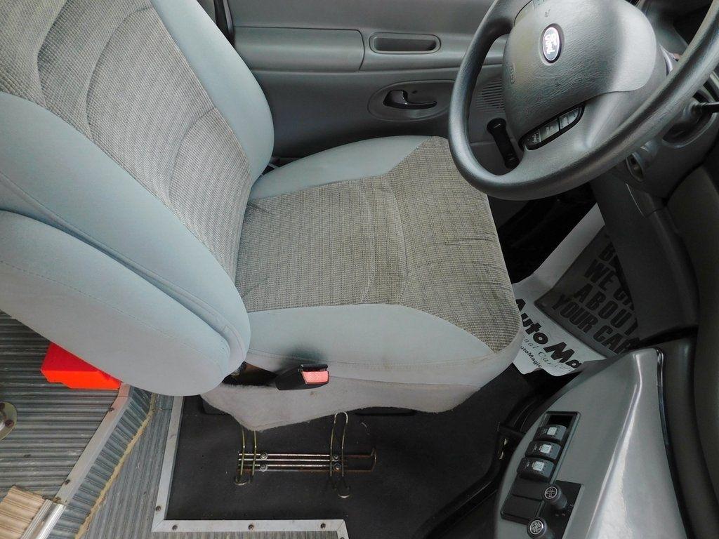 Ford Econoline E-450 2004