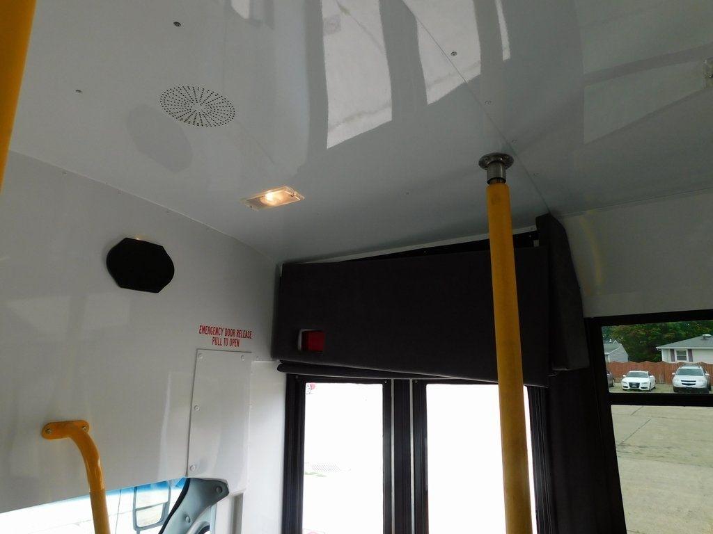 Ford Econoline E-450 2004