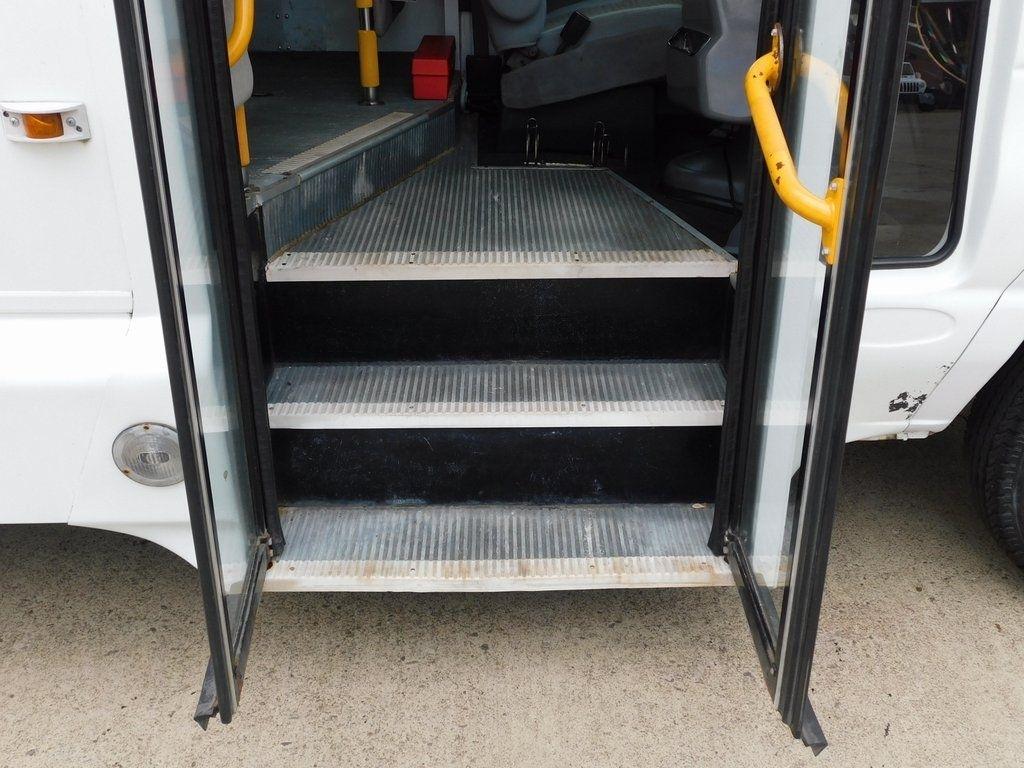 Ford Econoline E-450 2004