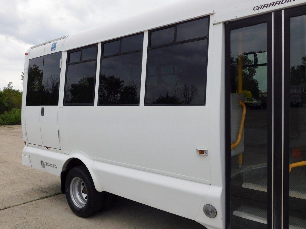 Ford Econoline E-450 2004