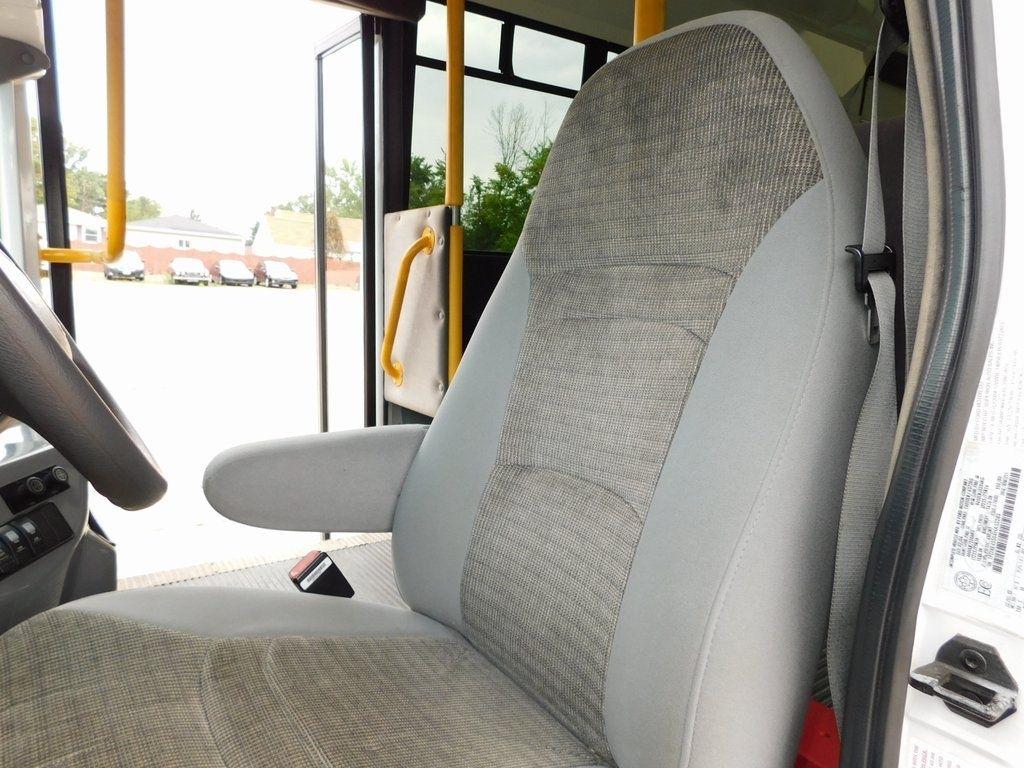 Ford Econoline E-450 2004