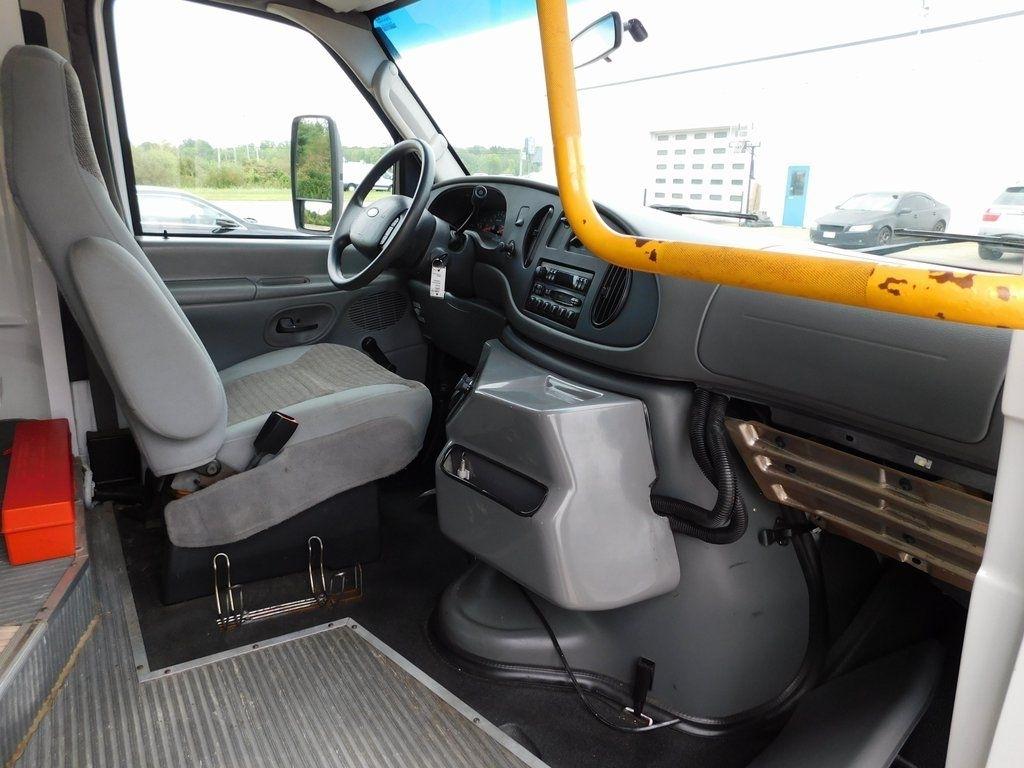 Ford Econoline E-450 2004