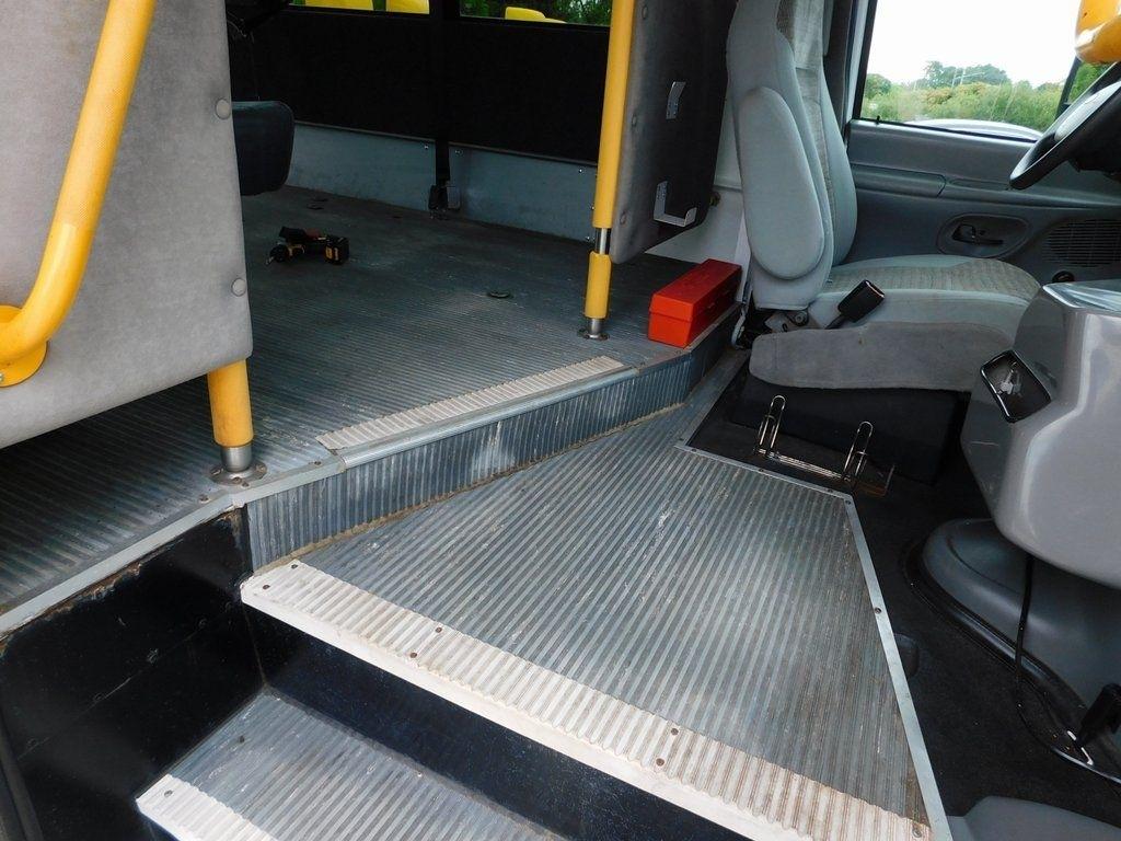 Ford Econoline E-450 2004