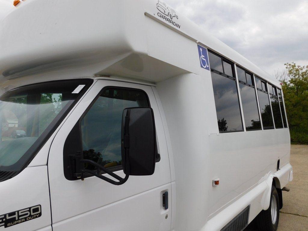 Ford Econoline E-450 2004