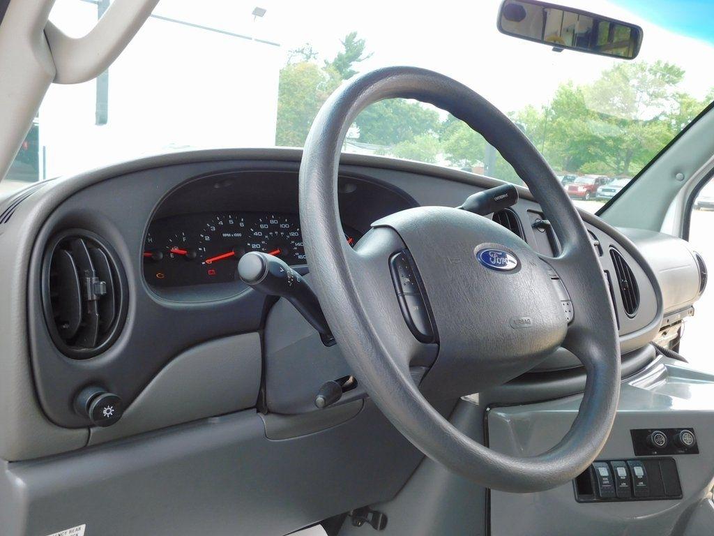 Ford Econoline E-450 2004