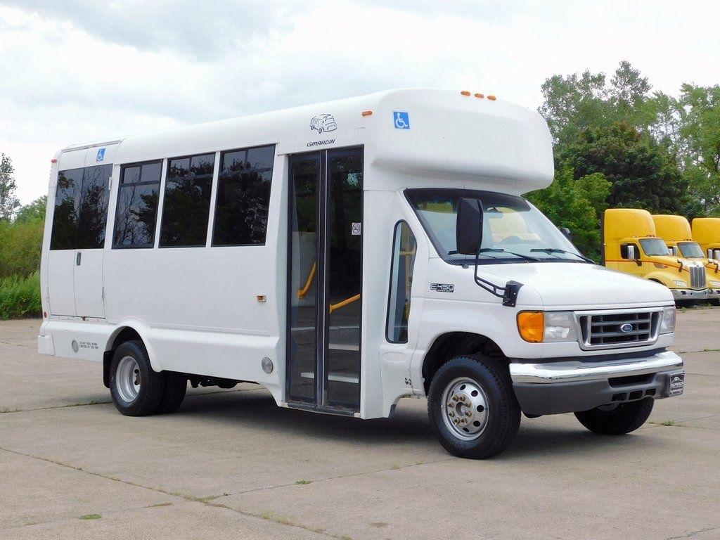 Ford Econoline E-450 2004