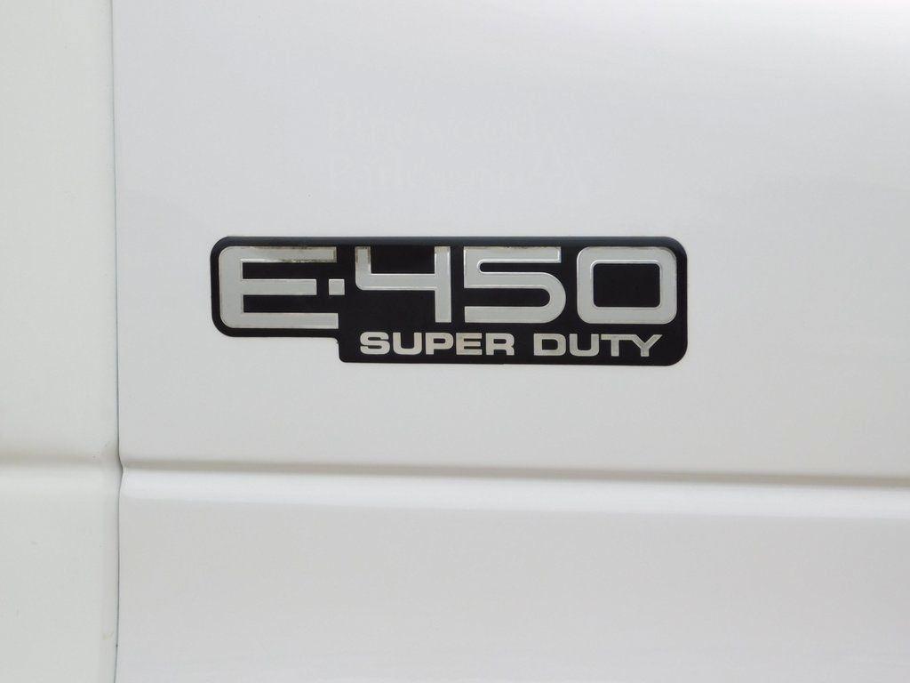 Ford Econoline E-450 2004