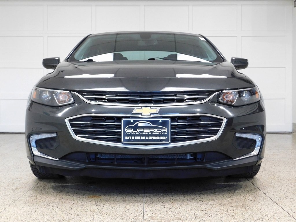 2018 Chevrolet Malibu 1LT photo 2