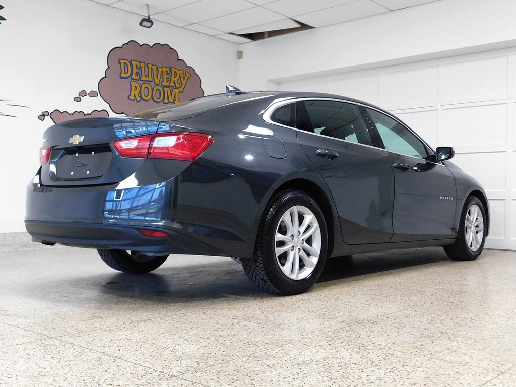 2018 Chevrolet Malibu 1LT photo 4
