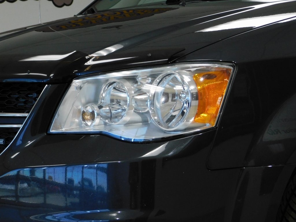 Dodge Grand Caravan Express 2011