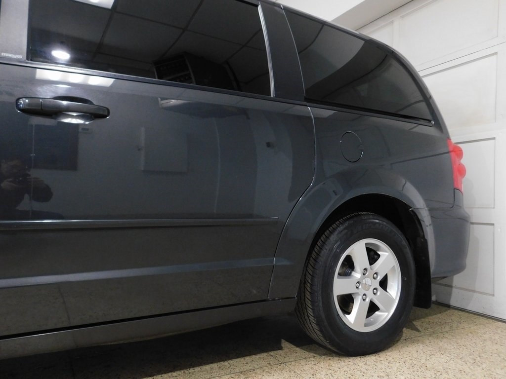Dodge Grand Caravan Express 2011