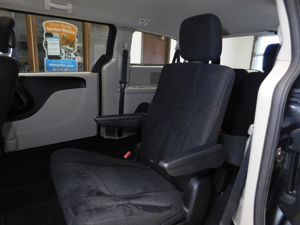 Dodge Grand Caravan Express 2011