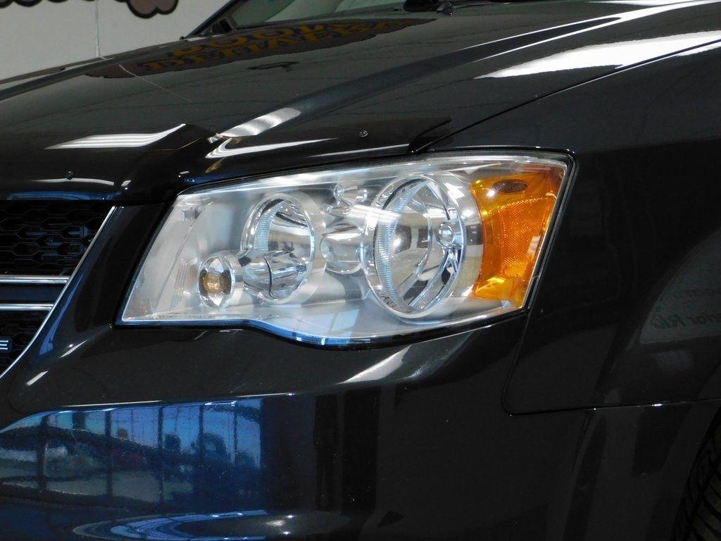 Dodge Grand Caravan Express 2011