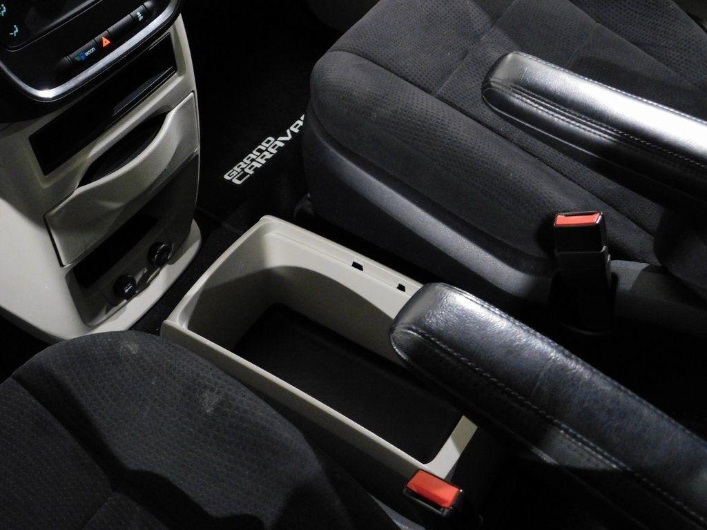 2011 Dodge Grand Caravan Express - Photo 48