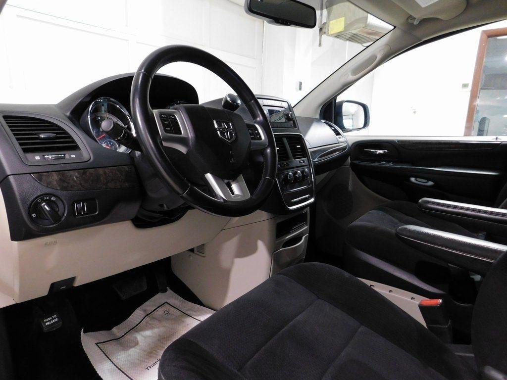 Dodge Grand Caravan Express 2011