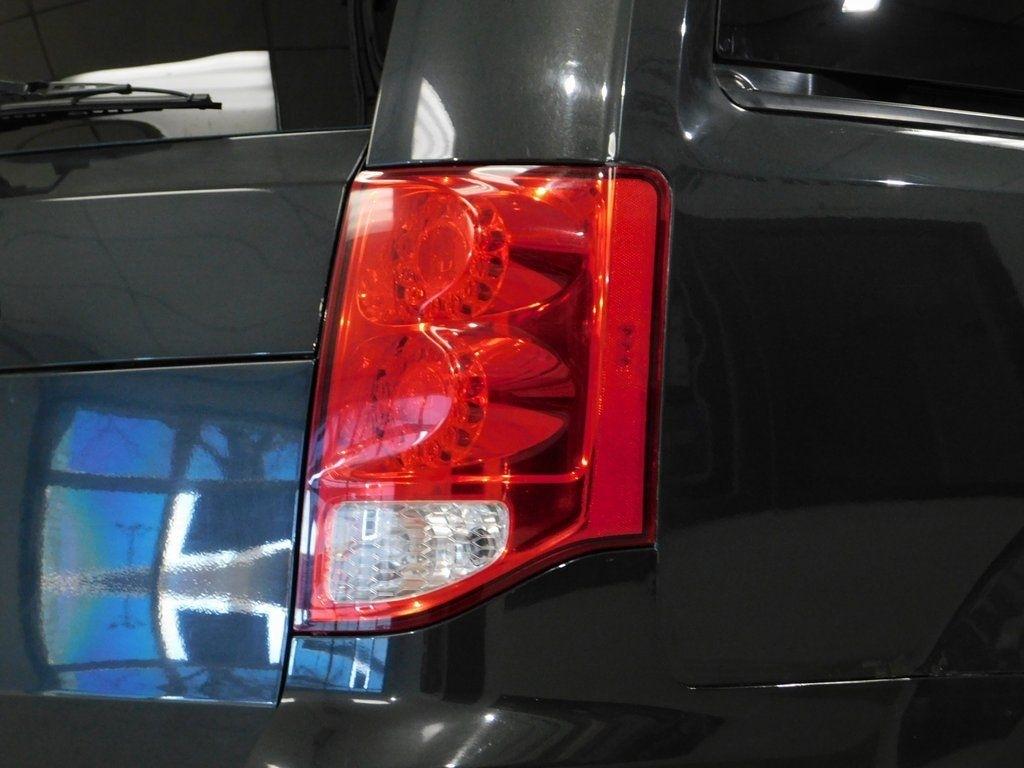 Dodge Grand Caravan Express 2011