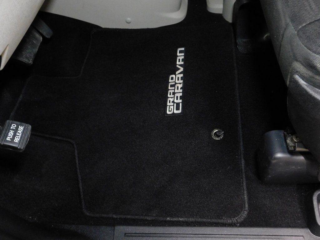 Dodge Grand Caravan Express 2011