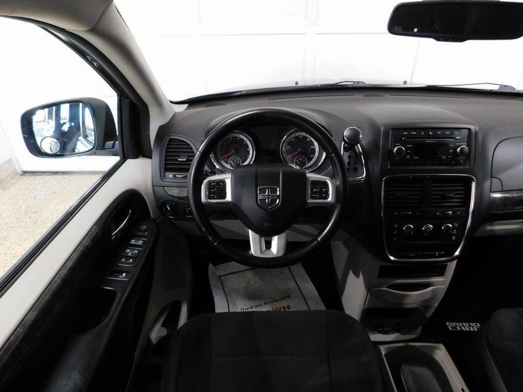 Dodge Grand Caravan Express 2011