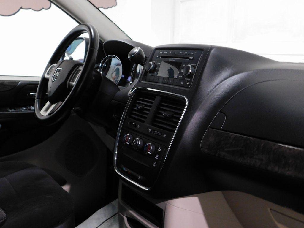 Dodge Grand Caravan Express 2011