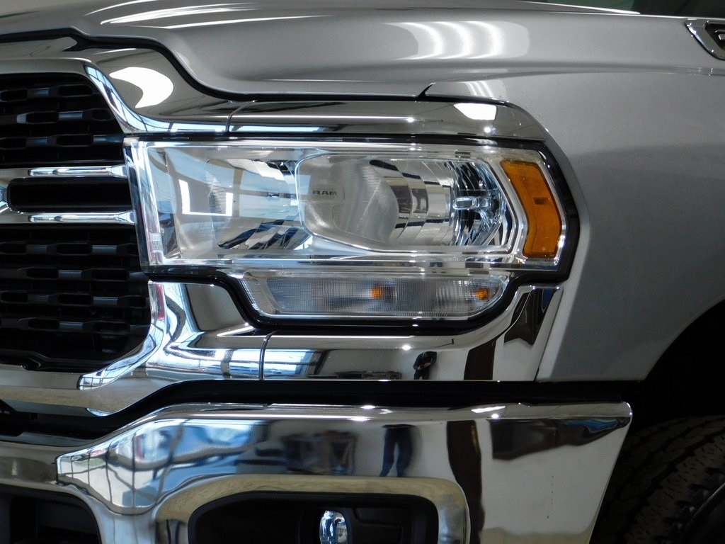 RAM 2500 Tradesman Crew Cab SWB 4WD 2022