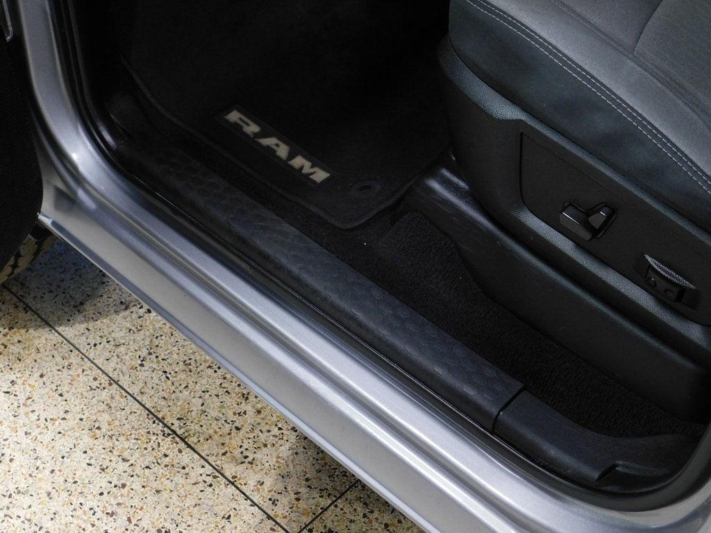 RAM 2500 Tradesman Crew Cab SWB 4WD 2022