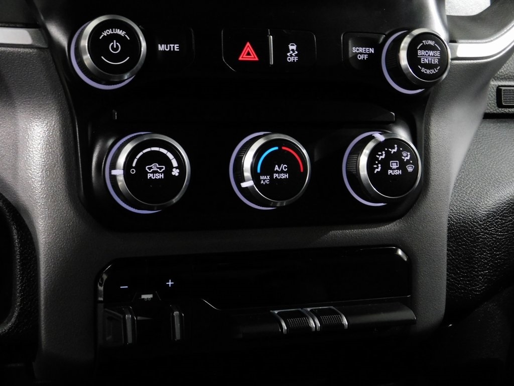 RAM 2500 Tradesman Crew Cab SWB 4WD 2022