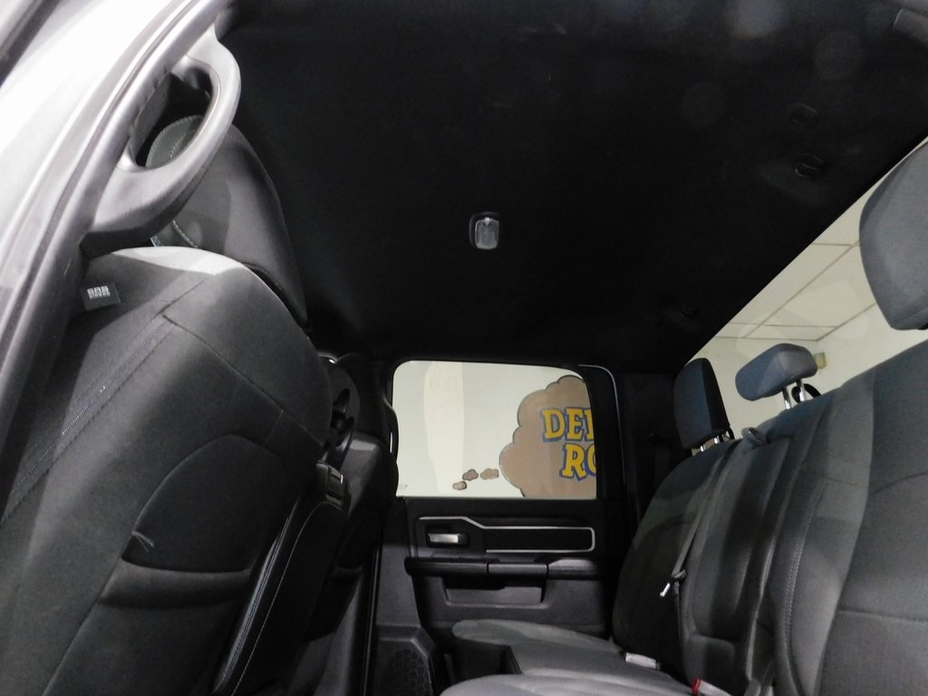 RAM 2500 Tradesman Crew Cab SWB 4WD 2022