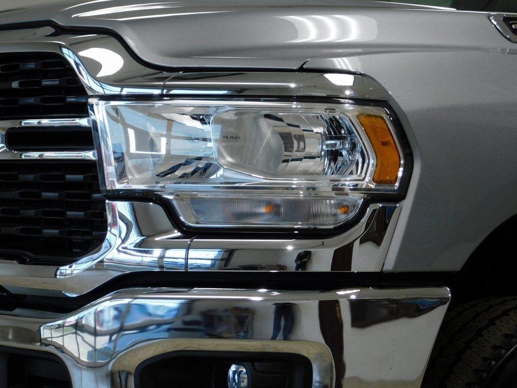 RAM 2500 Tradesman Crew Cab SWB 4WD 2022