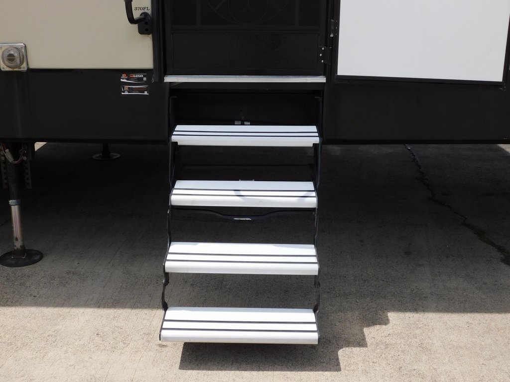 Forest River Chaparral  2018