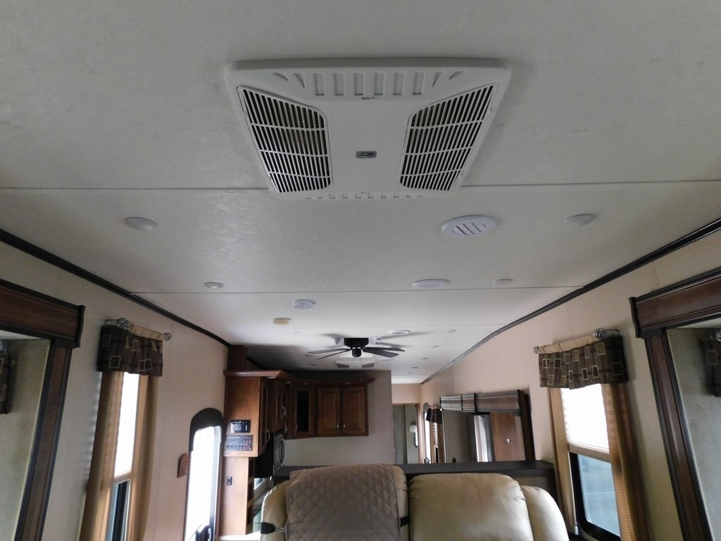 Forest River Chaparral  2018