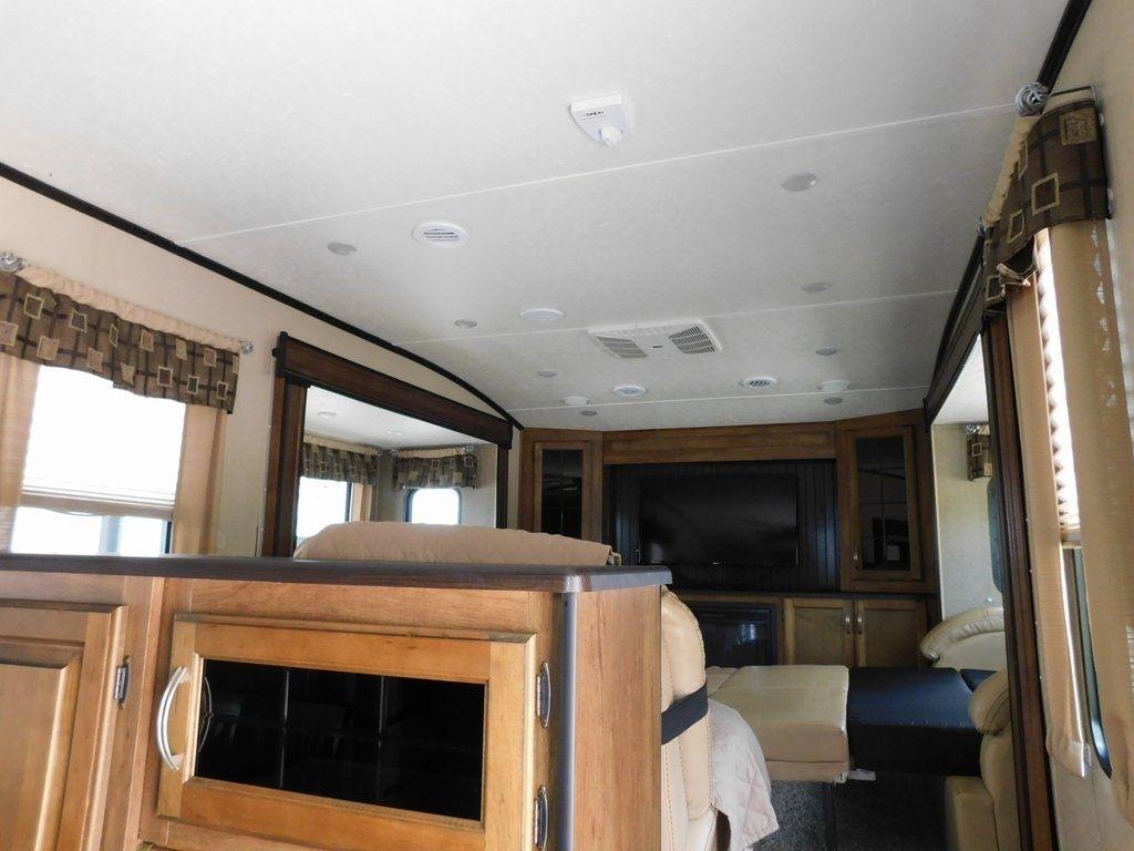 Forest River Chaparral  2018