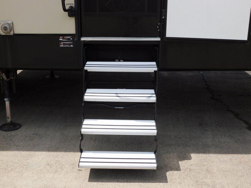 Forest River Chaparral  2018