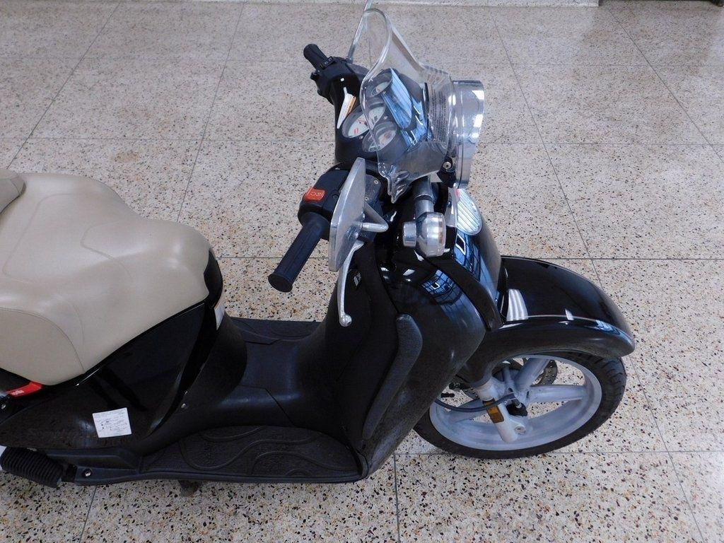 Aprilia Scarabeo 150  2001