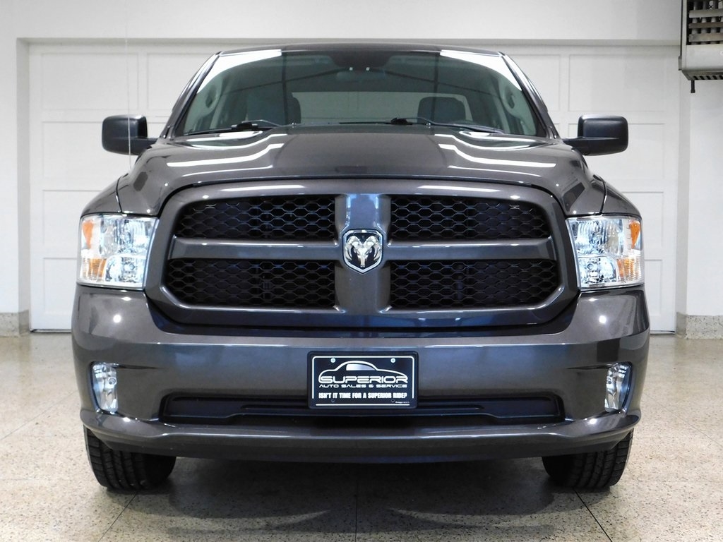 2019 Ram 1500 Classic Express Tradesman photo 2
