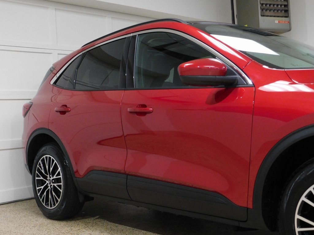 Ford Escape Plug-in Hybrid Base 2024