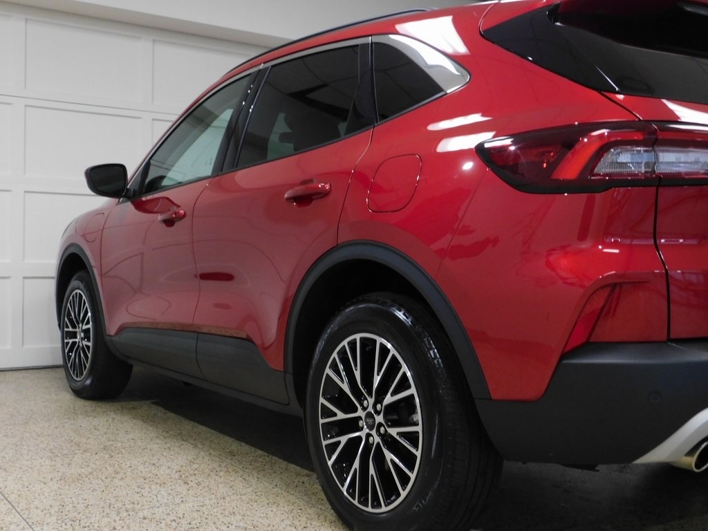 Ford Escape Plug-in Hybrid Base 2024