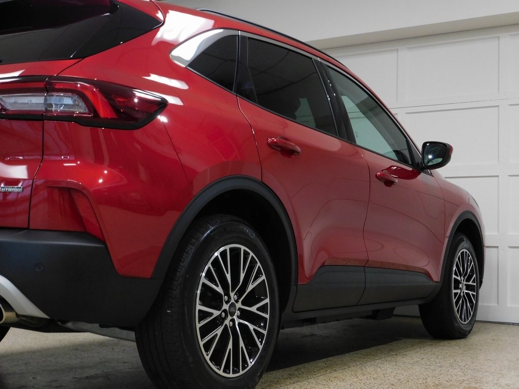Ford Escape Plug-in Hybrid Base 2024