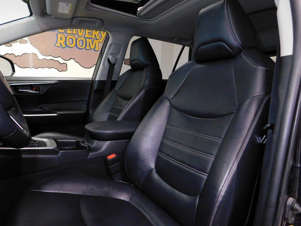 Toyota RAV4 XLE Premium AWD 2019