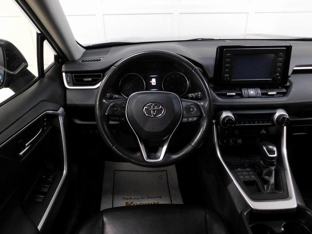Toyota RAV4 XLE Premium AWD 2019